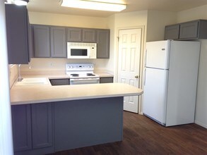 1738 N 2275 W in Clinton, UT - Foto de edificio - Building Photo