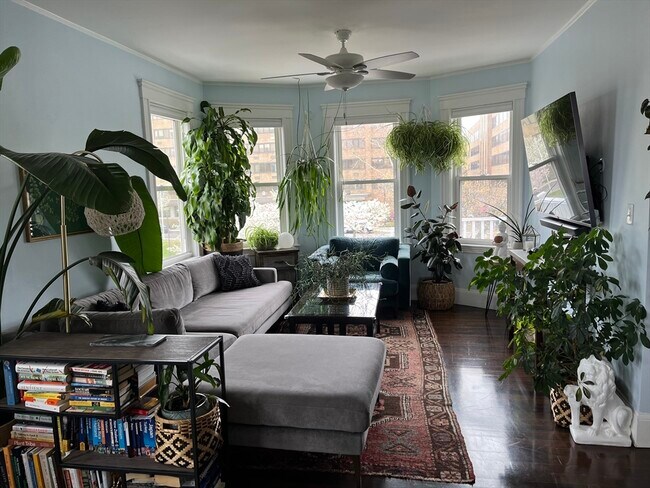 2145 Dorchester Ave, Unit 3 in Boston, MA - Foto de edificio - Building Photo