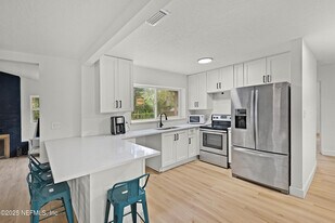 7059 Tynan Ave in Jacksonville, FL - Building Photo