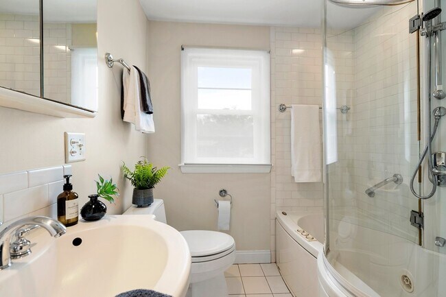 41 Rublee St, Unit 1 in Arlington, MA - Building Photo - Building Photo