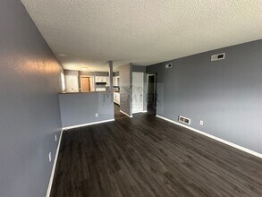 305 N 3rd St-Unit -305-3 in Odessa, MO - Building Photo - Building Photo