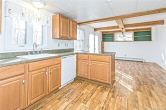 15 Indian Hill Ln, Unit 1 in Sandy Hook, CT - Building Photo - Building Photo