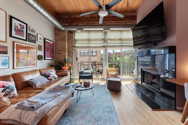 property at 2333 W Saint Paul Ave