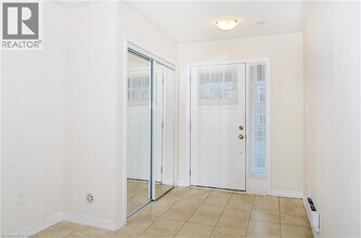 3070 Gardenia Gate in Oakville, ON - Building Photo - Building Photo