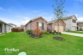 2628 Warren Ln in Aubrey, TX - Foto de edificio - Building Photo