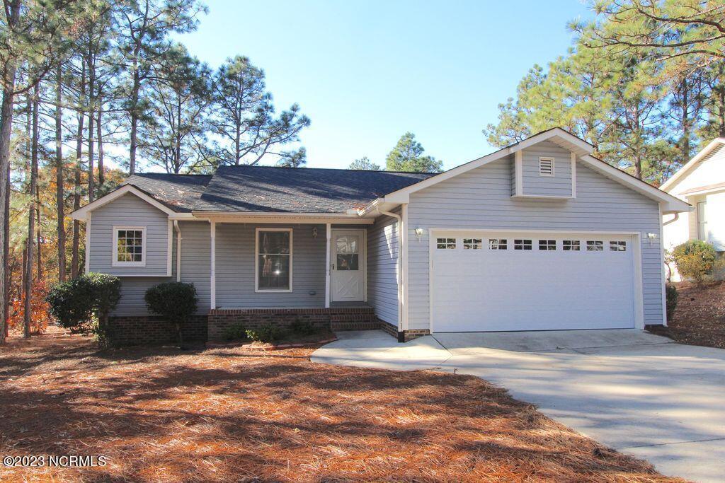 430 Sandhills Cir in Pinehurst, NC - Foto de edificio