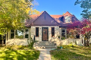 5349 Portland Ave, Unit 5351 in Minneapolis, MN - Building Photo