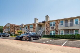 2200 E Trinity Mls Rd in Carrollton, TX - Building Photo - Building Photo