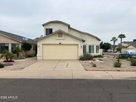 8834 W Michelle Dr in Peoria, AZ - Building Photo