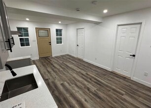 2566 Broadway in Huntington Park, CA - Foto de edificio - Building Photo