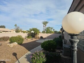 8824 W Custer Ln in Peoria, AZ - Building Photo - Building Photo