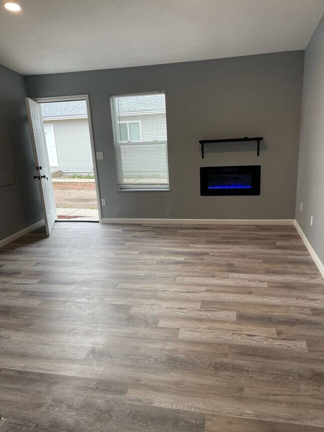 4450 Loomis Ave in Colorado Springs, CO - Building Photo - Building Photo