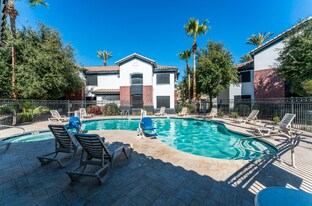 5858 W Chandler Blvd in Chandler, AZ - Building Photo