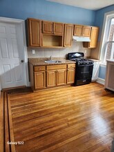 6255 N Broad St in Philadelphia, PA - Building Photo - Building Photo