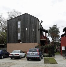 Yaseen Apartments in Metairie, LA - Foto de edificio - Building Photo