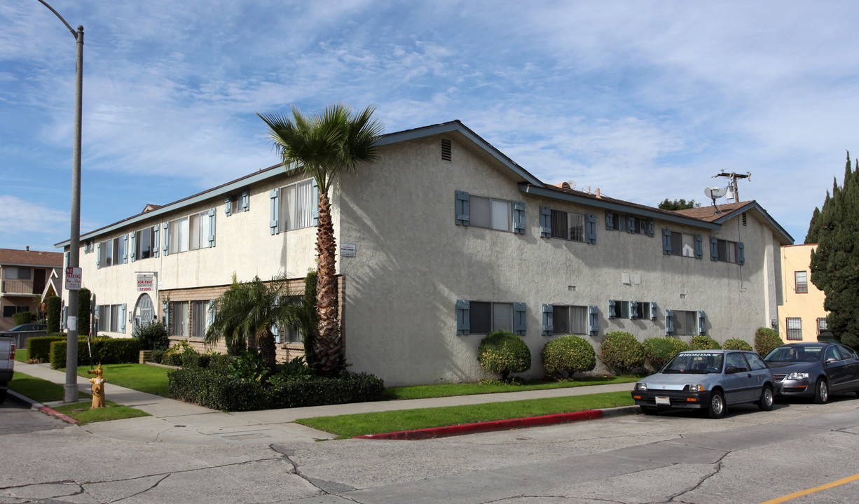 3131 E Theresa St in Long Beach, CA - Building Photo