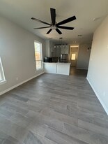 1117 E Esperanza Ave, Unit Esperanza unit 3 in Palmview, TX - Building Photo