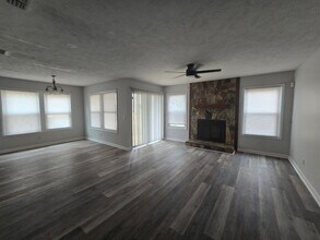 1006 Wood Creek Dr in Fayetteville, NC - Building Photo - Building Photo