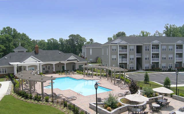 Eagle Harbor Apartments