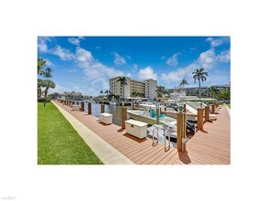 1 Harbourside Dr in Delray Beach, FL - Building Photo - Building Photo