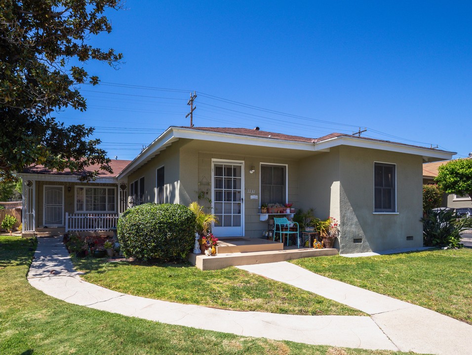 1129 N Verdugo Rd in Glendale, CA - Building Photo