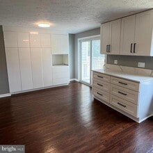 7807 Edmunds Way in Elkridge, MD - Building Photo - Building Photo
