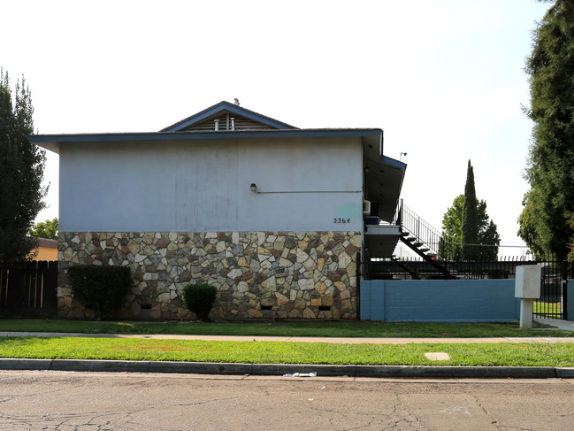 3364 E Sierra Madre Ave in Fresno, CA - Foto de edificio - Building Photo