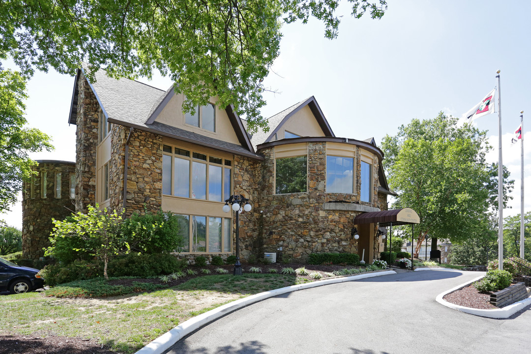 Knobs Pointe Apartments in New Albany, IN - Foto de edificio