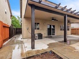 2026 Rickenbacker Ln in Lincoln, CA - Building Photo