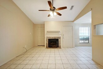 619 Luther Dr in Georgetown, TX - Foto de edificio - Building Photo