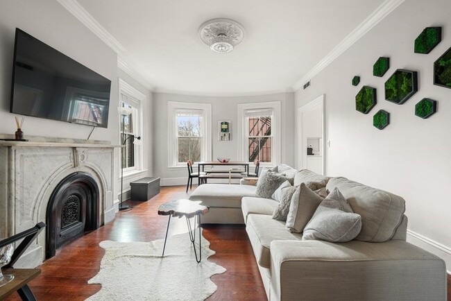 748 Tremont St in Boston, MA - Building Photo - Building Photo