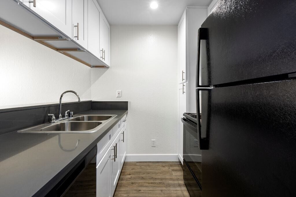 Topanga Canyon Apartments in West Hills, CA