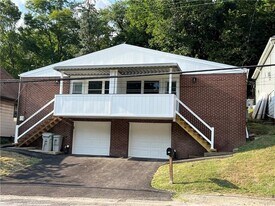 426 Parker St in Pittsburgh, PA - Building Photo