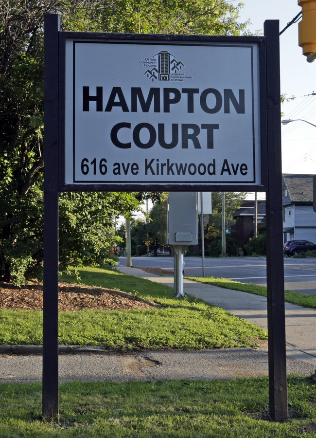 Hampton Court in Ottawa, ON - Building Photo - Building Photo