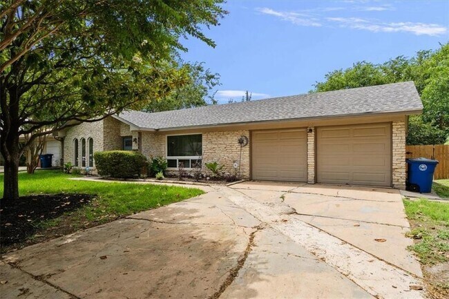 8904 Pointer Ln in Austin, TX - Building Photo - Building Photo