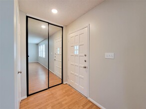 2341 Triway Ln-Unit -216 in Houston, TX - Building Photo - Building Photo