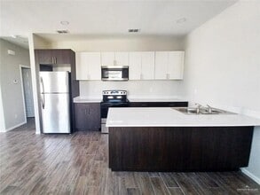 1014 E Starr Rd, Unit D in Mercedes, TX - Building Photo - Building Photo