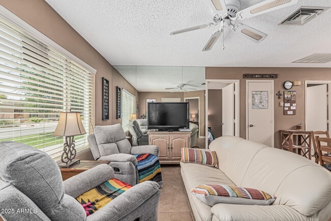 14300 W Bell Rd in Surprise, AZ - Building Photo - Building Photo