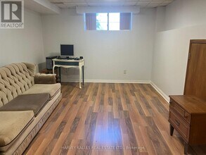 80 Maple Grove Ave in Richmond Hill, ON - Building Photo - Building Photo