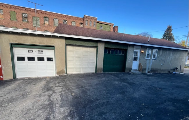 2 Leonard St in Amsterdam, NY - Building Photo - Building Photo