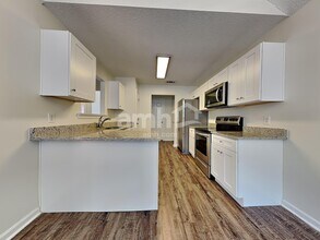170 Belle Grove Cir in Richmond Hill, GA - Building Photo - Building Photo