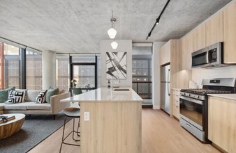 1020 W Jackson Blvd in Chicago, IL - Foto de edificio - Building Photo