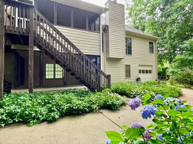 1839 Danbury Ct, Unit Basement Apartment