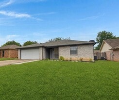 2816 Terry Ct in Denton, TX - Building Photo