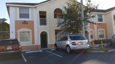 1536 SE 26th St in Homestead, FL - Foto de edificio - Building Photo