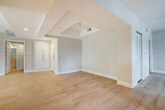 4905 Midtown Ln in Palm Beach Gardens, FL - Building Photo - Building Photo