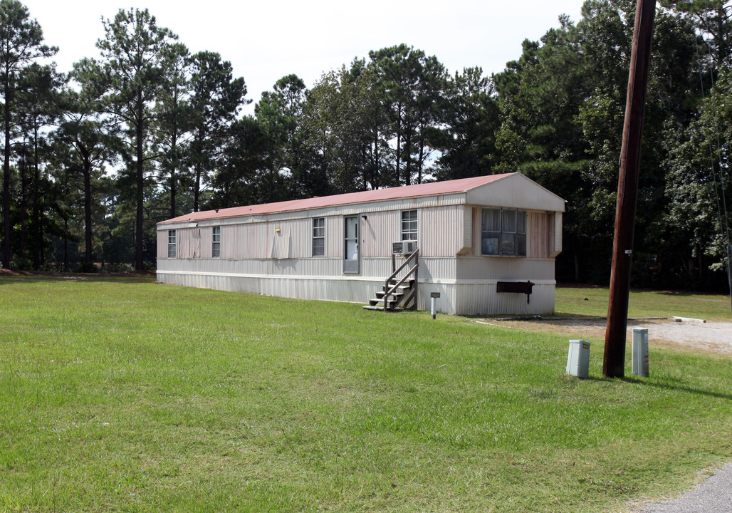 Hidden Lake Mobile Home Park in Wilmington, NC - Building Photo