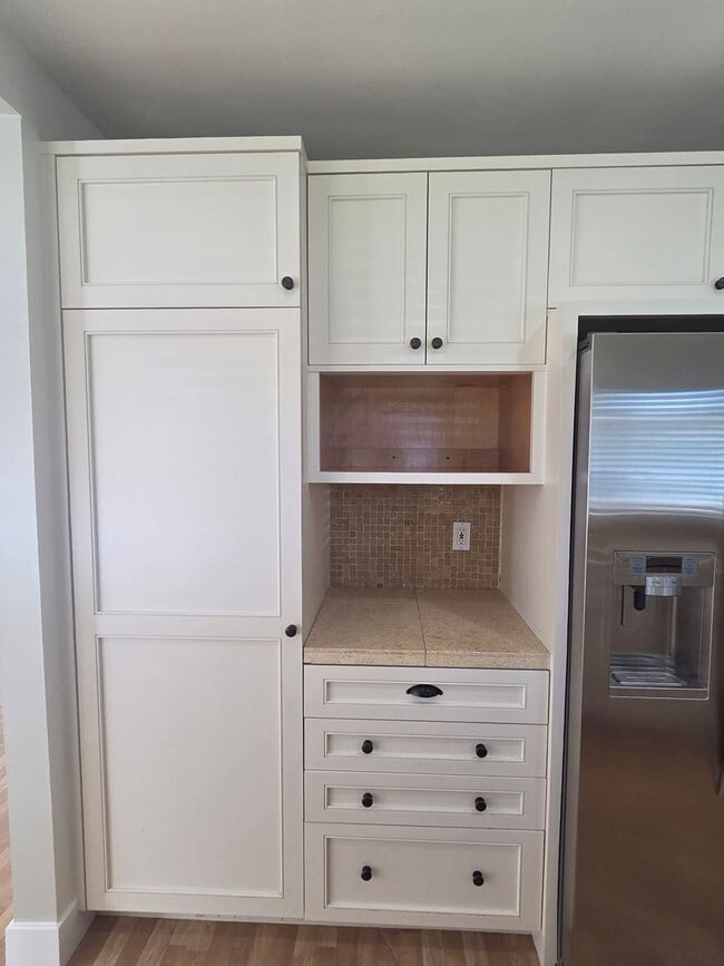 985 Phillips Ave in Petaluma, CA - Building Photo - Building Photo