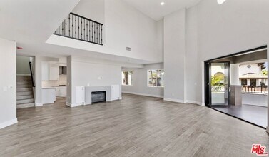 6260 W 3rd St in Los Angeles, CA - Building Photo - Building Photo
