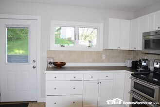 4887 Edgewater Dr in Mound, MN - Building Photo - Building Photo